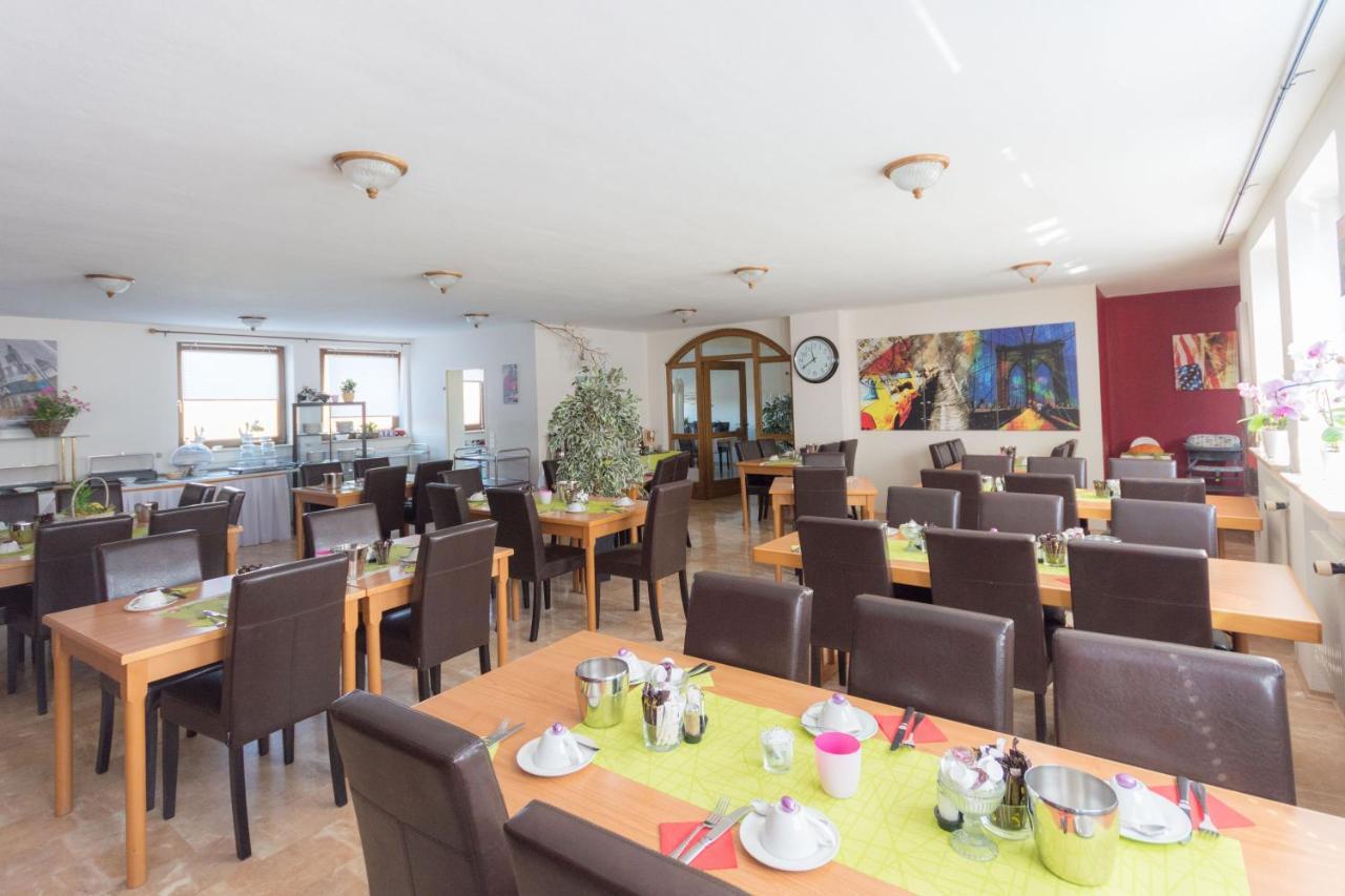 Hotel Bartholomaeus Zeitlarn Экстерьер фото